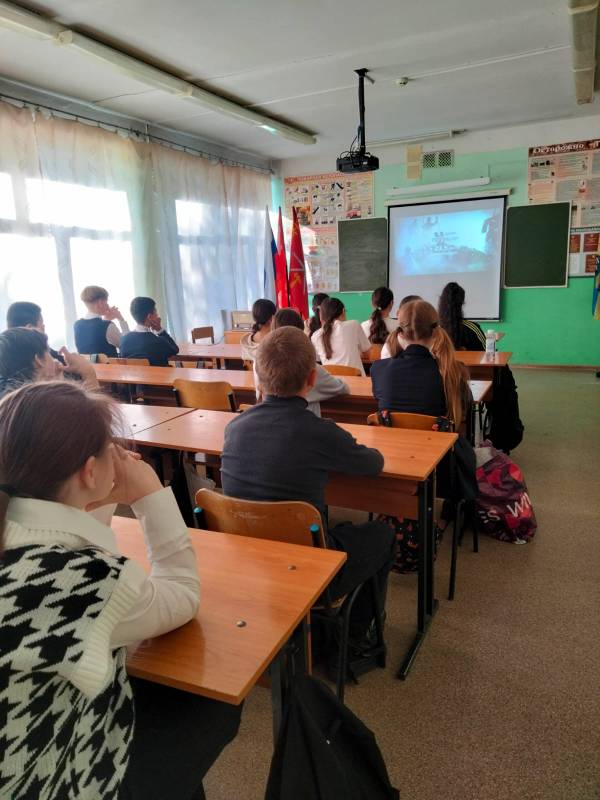 Классный вариант  окончанию Второй мировой войны.